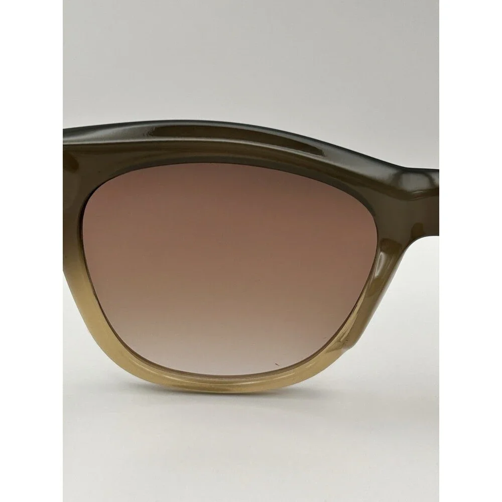 Vince Camuto no case